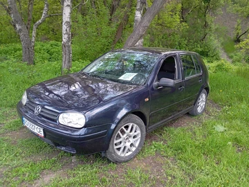 Авто Volkswagen Golf 2001 № 8749450