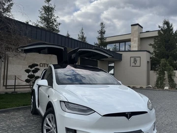 Авто Tesla Model X 2018 № 8749647