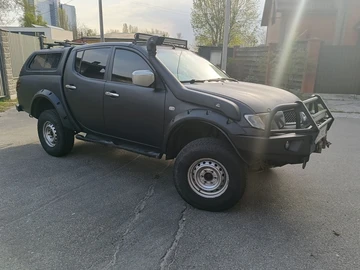 Авто Mitsubishi L 200 2011 № 8749675