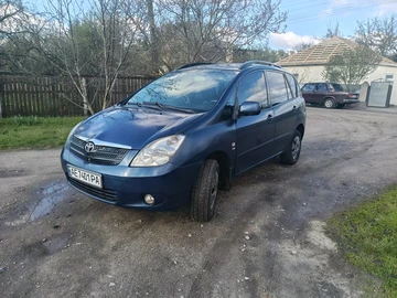 Авто Toyota Corolla Verso 2003 № 8749780