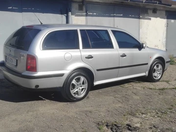 Авто Skoda Octavia 1999 № 8750000