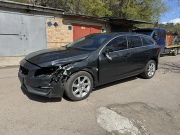 Авто Volvo V60 2014 № 8750028