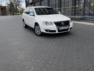 Авто Volkswagen Passat Variant 2010 № 8750201