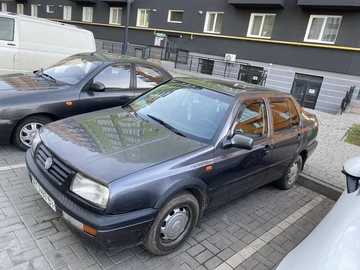 Авто Volkswagen Vento 1993 № 8750386
