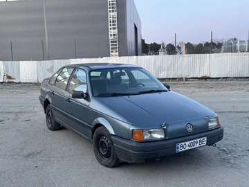 Авто Volkswagen Passat Sedan 1990 № 8751406