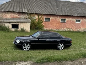 Авто Mercedes 220 1994 № 8751509