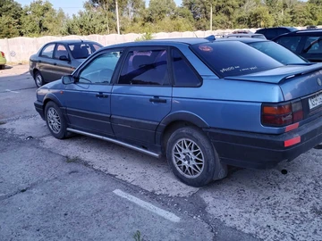 Авто Volkswagen Passat Sedan 1993 № 8752033
