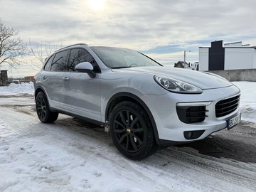 Авто Porsche Cayenne 2015 № 8752128