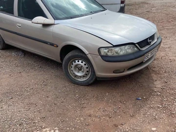 Авто Opel Vectra 1999 № 8752168