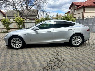Авто Tesla Model S 2015 № 8752210