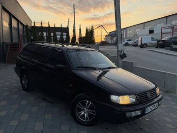 Авто Volkswagen Passat Variant 1994 № 8752832