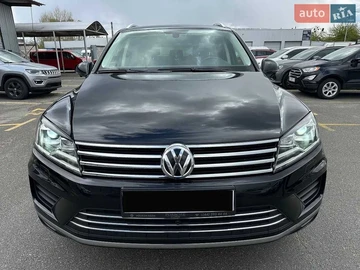 Авто Volkswagen Touareg 2017 № 8754851