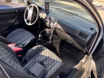 Авто Volkswagen Golf 1999 № 8754883