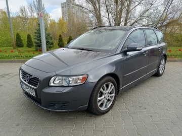 Авто Volvo V50 2010 № 8755358