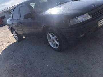 Авто Opel Vectra 1990 № 8755659