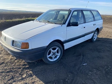 Авто Volkswagen Passat Variant 1990 № 8755711