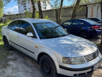 Авто Volkswagen Passat Sedan 2000 № 8756005