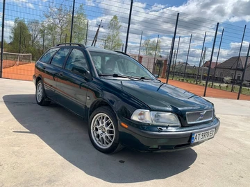 Авто Volvo V40 Kombi 1999 № 8756280