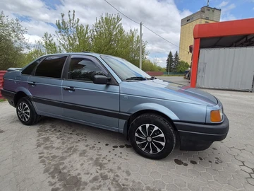 Авто Volkswagen Passat Sedan 1991 № 8756299