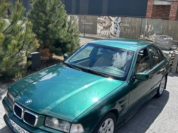 Авто BMW 3 Серия 1993 № 8756681