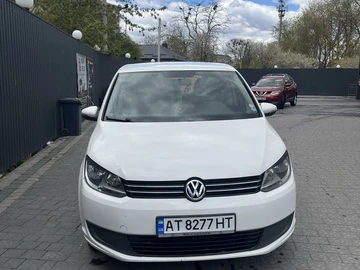 Авто Volkswagen Touran 2011 № 8757214