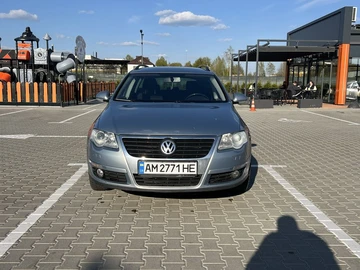 Авто Volkswagen Passat Variant 2000 № 8757444