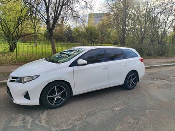 Авто Toyota Auris 2013 № 8757509