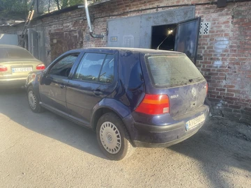 Авто Volkswagen Golf 1999 № 8757711