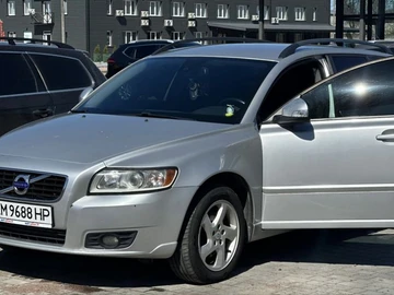 Авто Volvo V50 2011 № 8759127