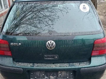 Авто Volkswagen Golf 2000 № 8759469