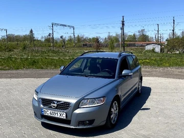 Авто Volvo V50 2010 № 8759597