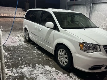 Авто Chrysler Town Country 2016 № 8759684