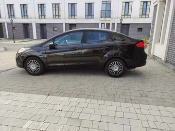 Авто Ford Fiesta 2013 № 8760425