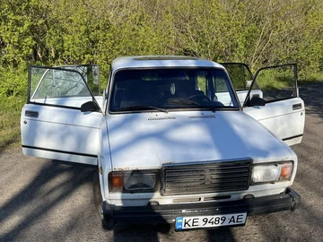 Авто ВАЗ 2107 1990 № 8760530