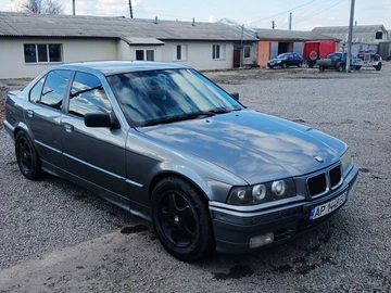Авто BMW 3 Серия 1992 № 8760861