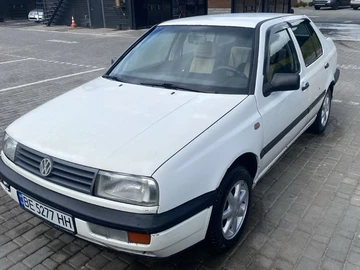 Авто Volkswagen Vento 1992 № 8760886