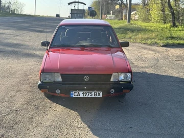 Авто Volkswagen Passat Hatchback 1990 № 8760908