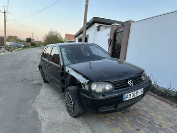 Авто Volkswagen Golf 2003 № 8761089