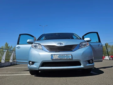 Авто Toyota Sienna 2017 № 8761129