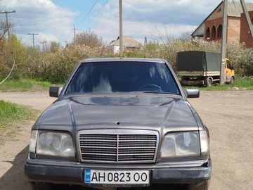 Авто Mercedes 220 1993 № 8761182