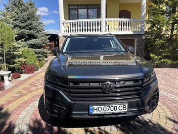Авто Volkswagen Touareg 2018 № 8761888