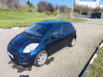 Авто Toyota Yaris 2011 № 8762033