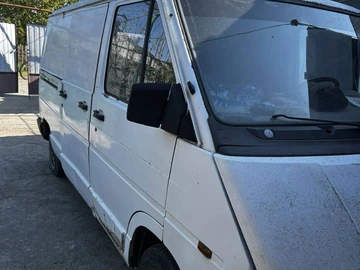 Авто Renault Trafic 1993 № 8762106