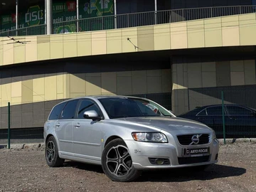 Авто Volvo V50 2010 № 8762941