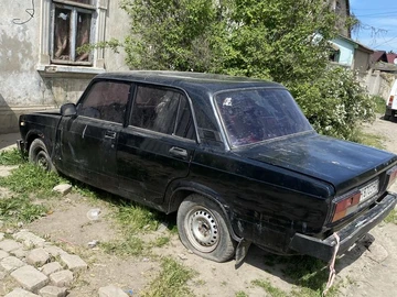 Авто ВАЗ 2107 1984 № 8763148