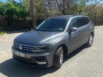 Авто Volkswagen Tiguan 2018 № 8763487