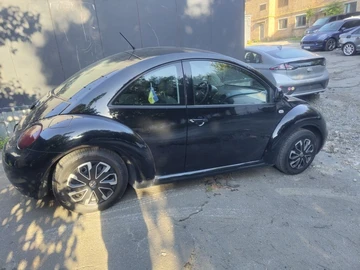 Авто Volkswagen Beetle 2000 № 8764259