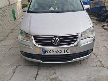 Авто Volkswagen Touran 2008 № 8764475