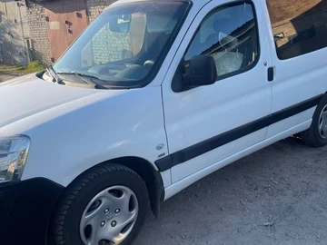 Авто Peugeot Partner 2007 № 8764551