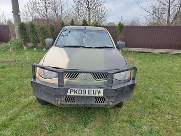 Авто Mitsubishi L 200 2009 № 8764600
